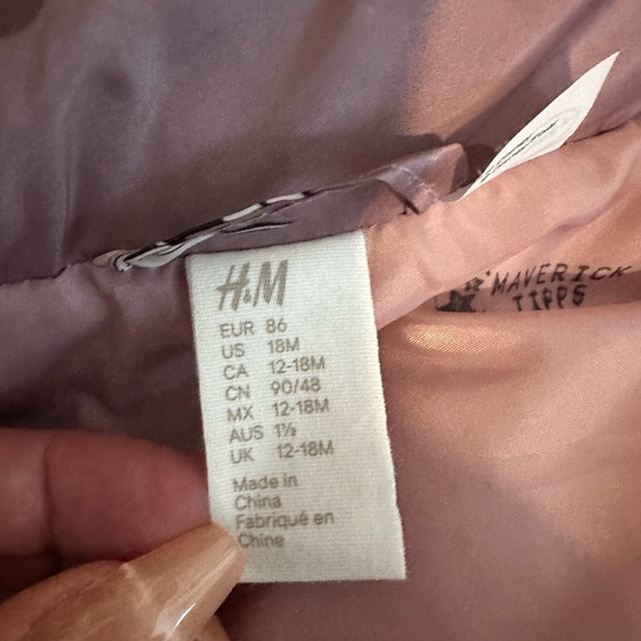 Minnie Mouse printed mauve colored puffer vest with hood and ears - Picture 6 of 10